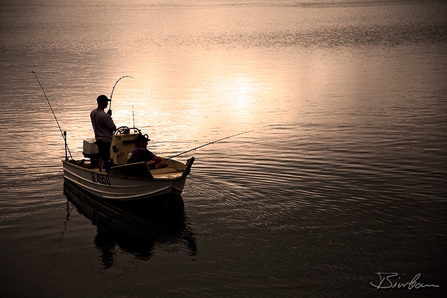 IMG_0944-Edit.jpg - Fishing on a lake